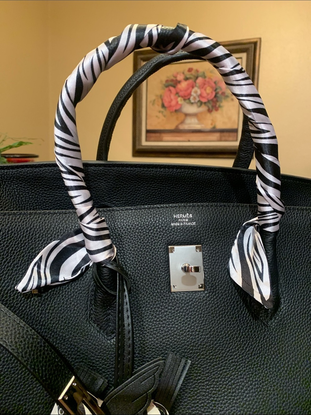 Absolutely stunning, rare zebra 🦓 style Twilly/scarf silky, soft, brand new!